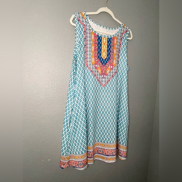 Colorful Sleeveless Dress - Picture 5 of 6